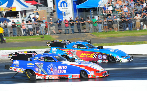(The new generation 2016 Camaro bodied cars of JFR face off in qualifying)